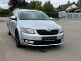 Skoda Octavia Combi 1.6 TDI Ambition 4x4 *Klimaaut.*E5 - Skoda Octavia mit Diesel-Antrieb: Allradantrieb, Kombi, 1.6
