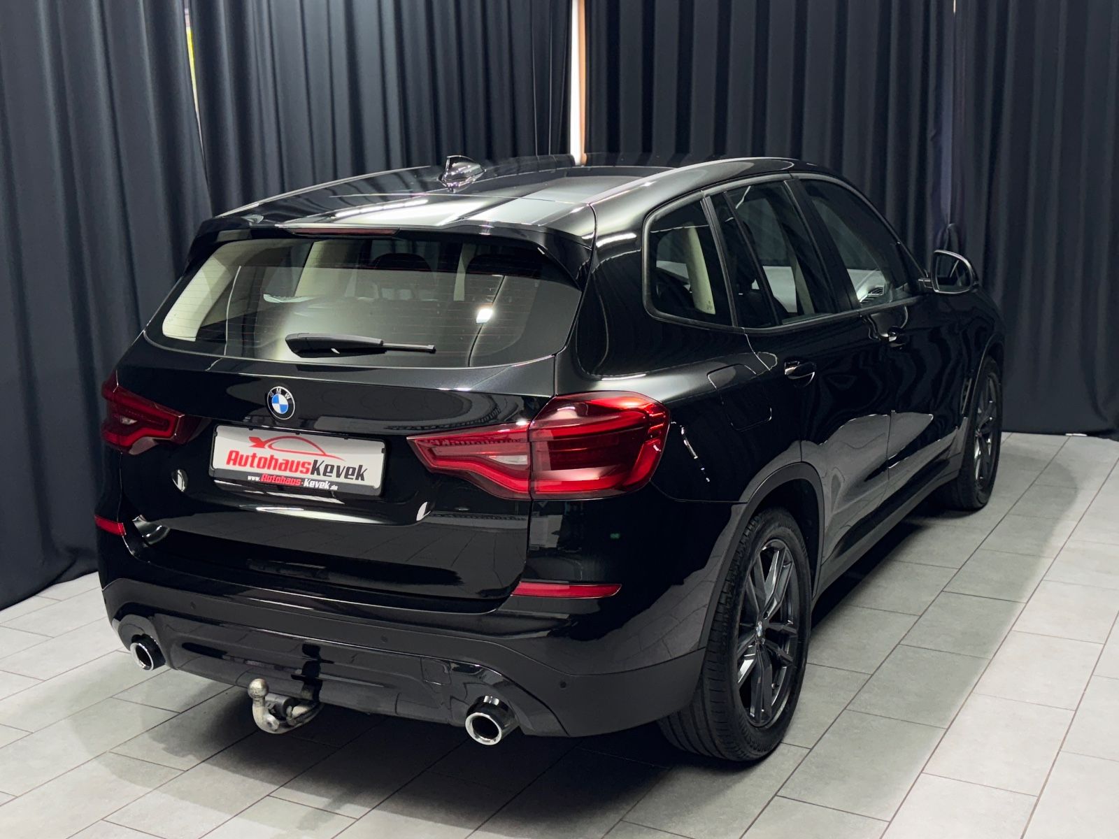 Fahrzeugabbildung BMW X3 xDrive 20d|LEDER|NAVI|M-SPORT 19 ZOLL|AHK