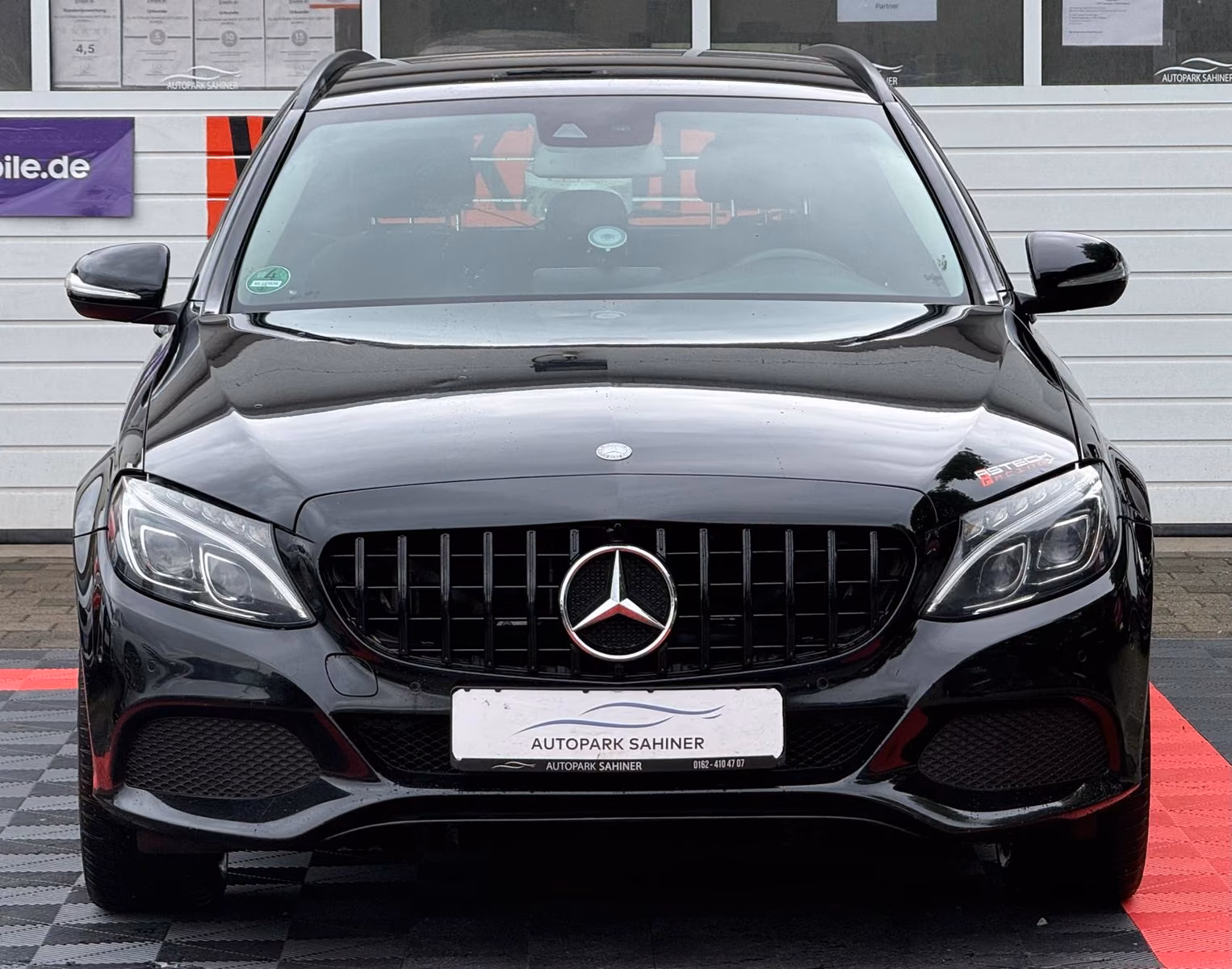 Mercedes-Benz C200 2015 — interior