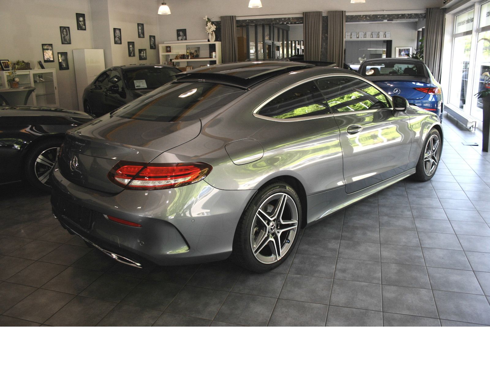 Fahrzeugabbildung Mercedes-Benz C 300 d Coupe AMG *Pano-Dach*Totw.*Multibeam.*Am