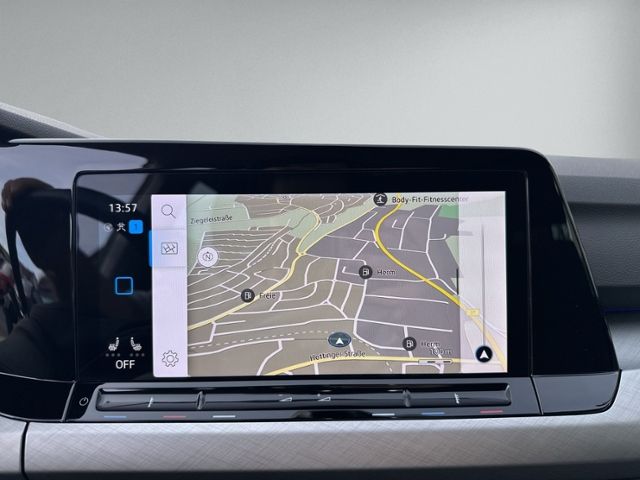 Golf VIII Variant 1.0 eTSI DSG LED+NAVI+ACC+SIHZ