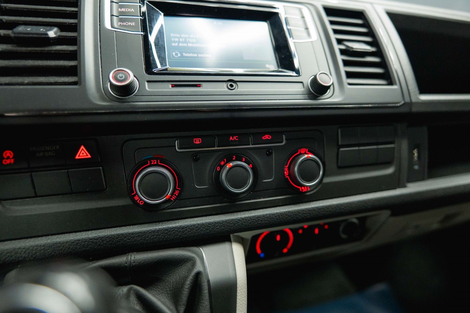 Fahrzeugabbildung Volkswagen T6 Transporter Kombi 8 Sitze *Klima*TÜV Neu*