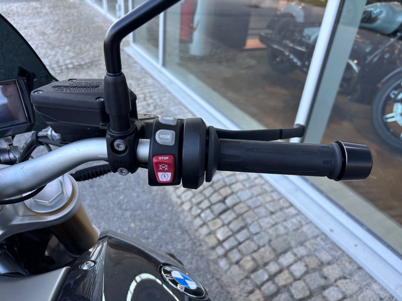 Fahrzeugabbildung BMW R 1200 R