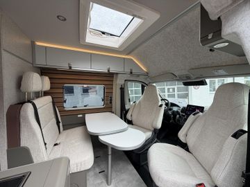 HYMER ERIBA HYMERCAR Yellowstone 601 LED 8G Pluspaket Style Router