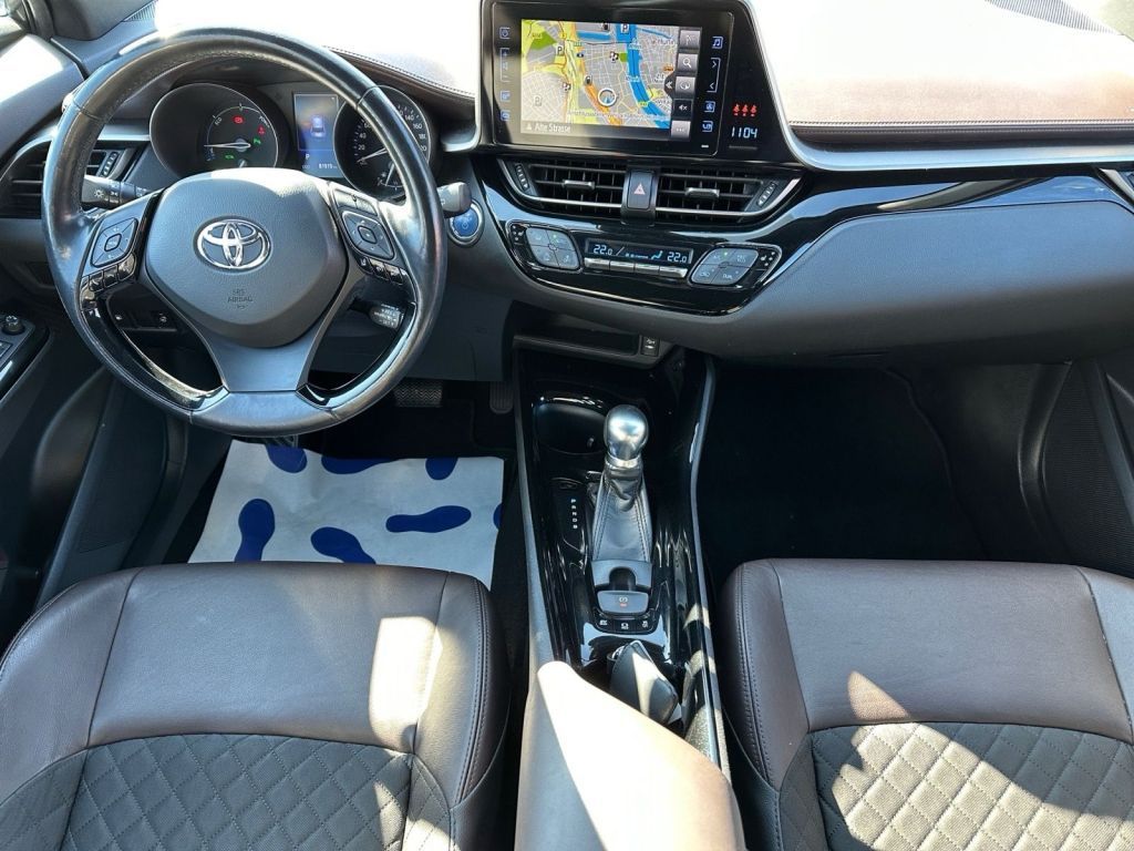 Fahrzeugabbildung Toyota C-HR Hybrid Lounge