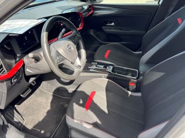 Bild 9 Opel Mokka e GS Line Digitales Cockpit LED Apple CarP