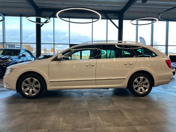 Skoda Superb Combi Elegance *1. Hand*Xenon*Klima*Navi*