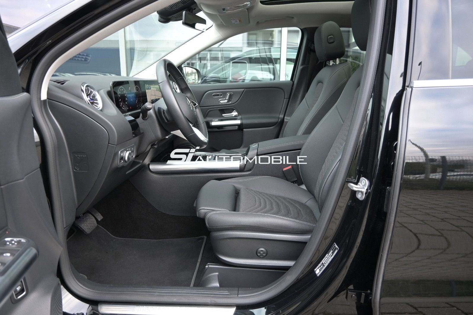 Fahrzeugabbildung Mercedes-Benz GLA 180 d DCT Progressive °ACC°PANO°MEMO°KEYLESS