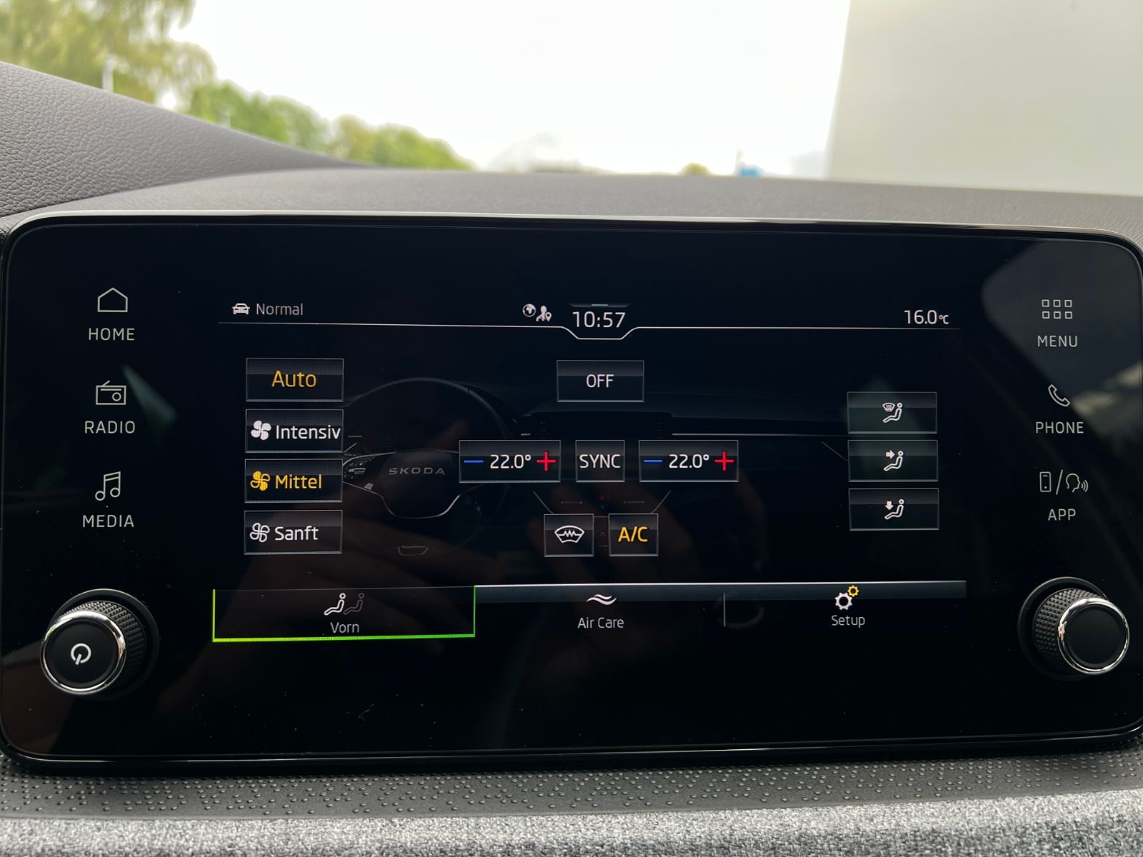 Fahrzeugabbildung SKODA Kamiq Balance 1.0 TSI DSG *Black Style,AHK,Matri