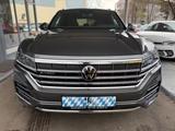 Volkswagen Touareg Elegance 4Motion eHybrid / 1. Hand - VW Touareg Gebrauchtwagen in München