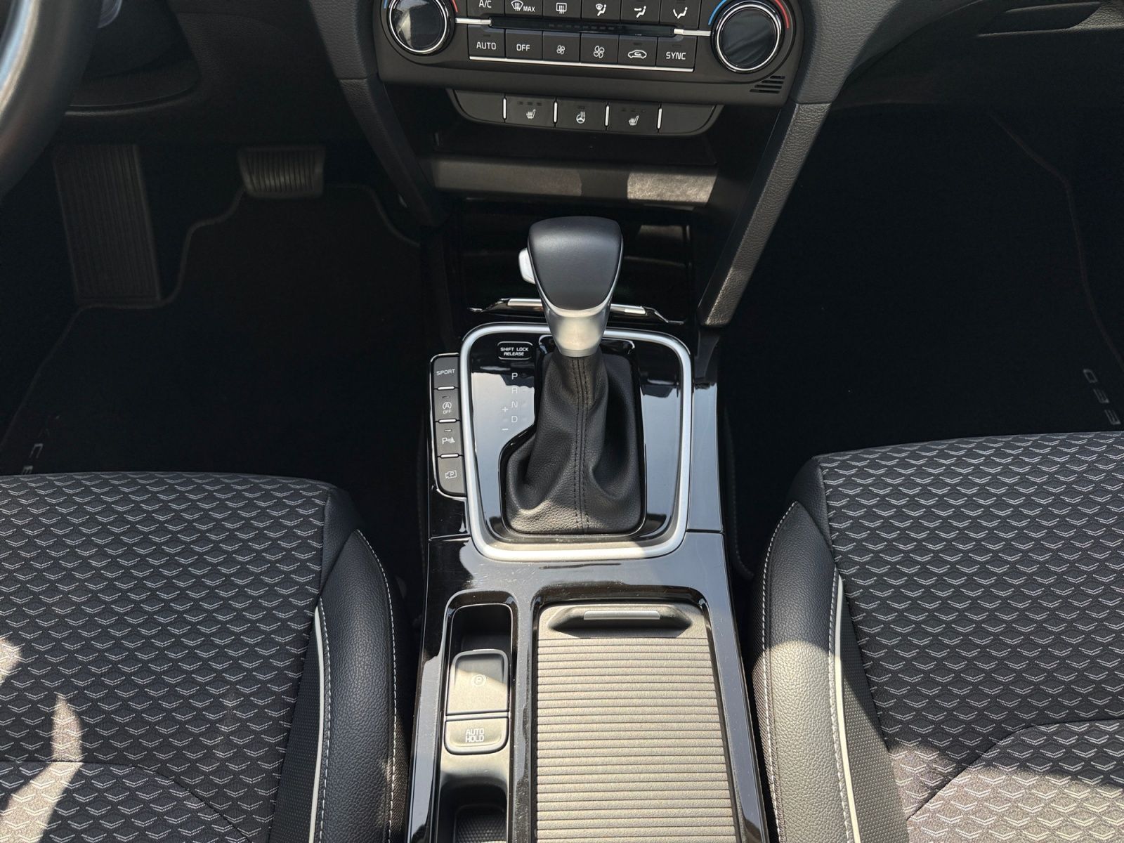Fahrzeugabbildung Kia XCeed Xceed 1.5 T-GDI Vision RFK ACC