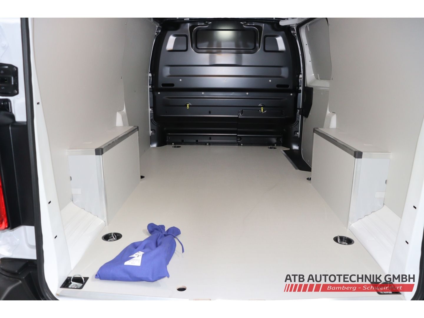 Fahrzeugabbildung Fiat Scudo Serie 2 Kastenwagen L3 2.0 Hdi 145 PS Comf