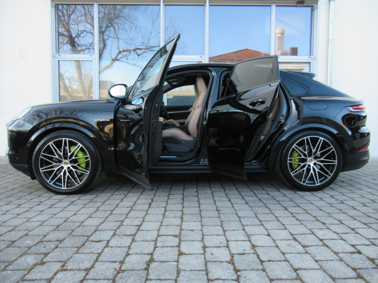 Porsche NEW COUPE E-H 3xTV HEAD SPORTSITZ+ SOFT BELÜF+22