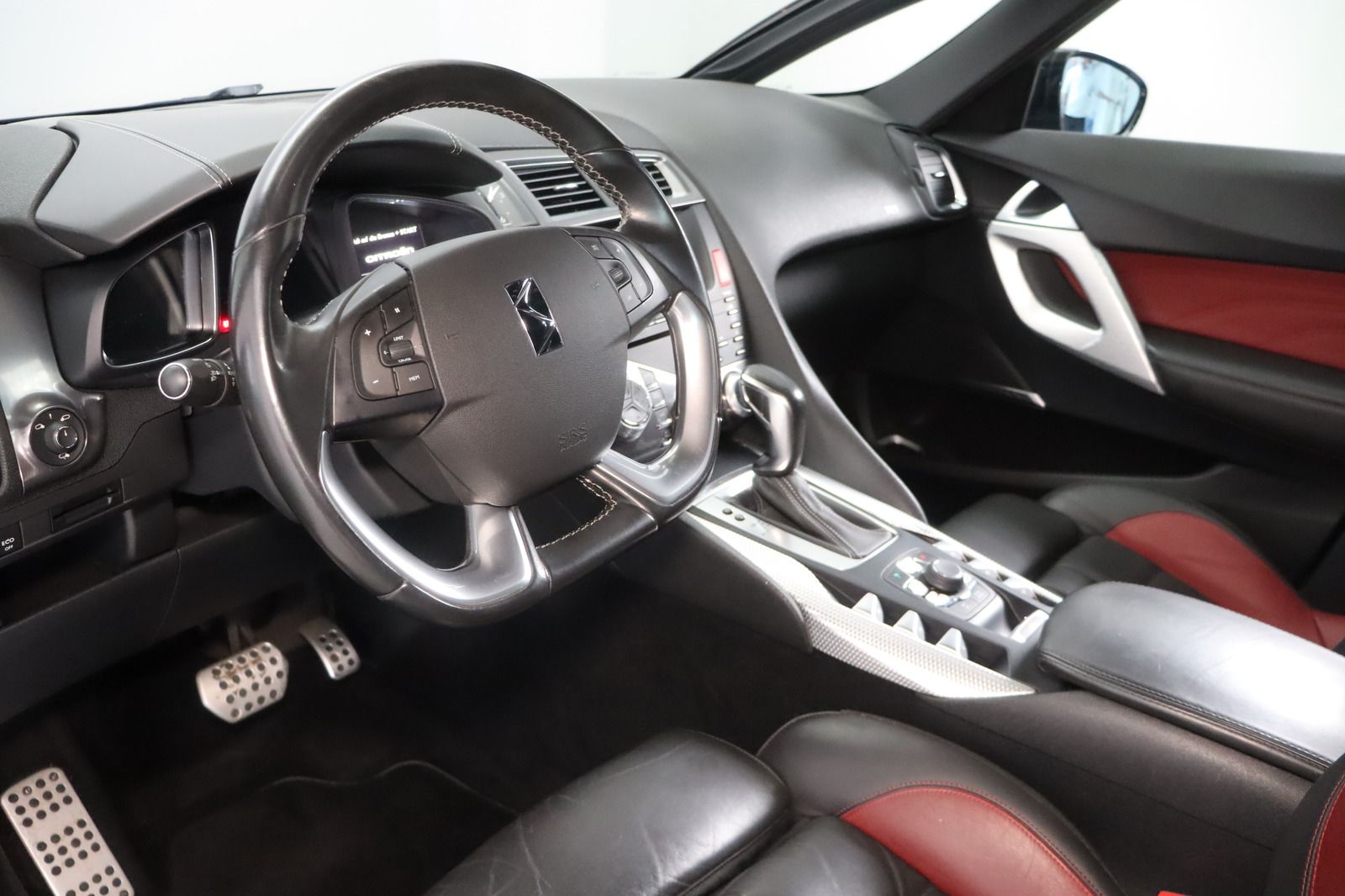 Fahrzeugabbildung DS Automobiles DS5 2.0 HDi SportChic * HUD * LEDER * Navi