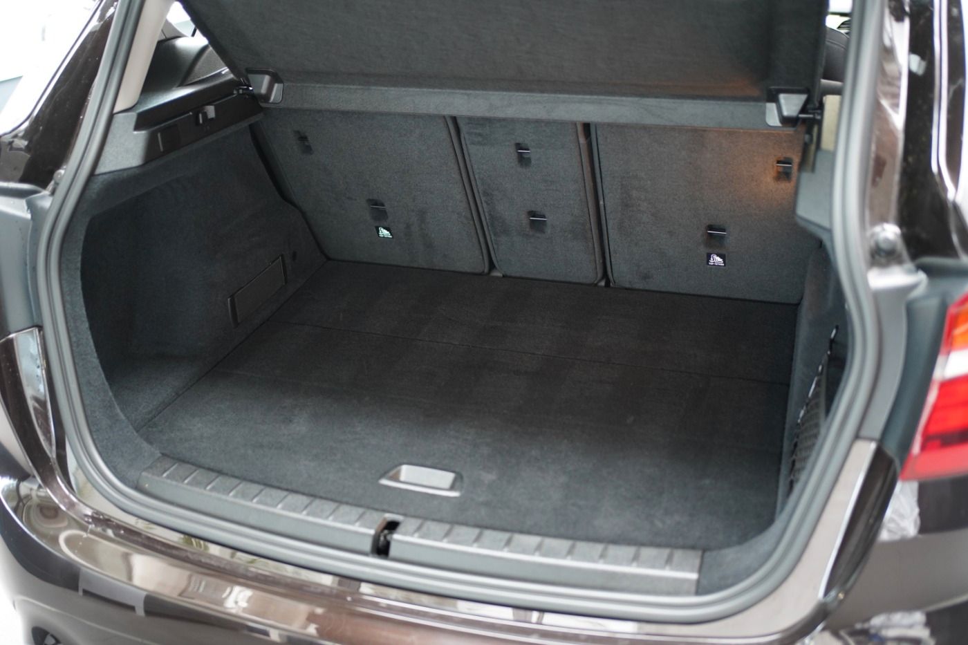 Fahrzeugabbildung BMW 218iA Active Tourer Advantage +AHK+Navi+LED+PDC+