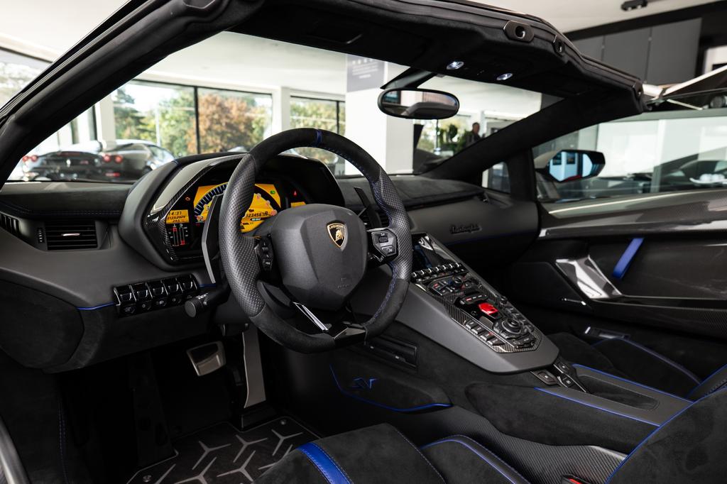 Lamborghini Aventador