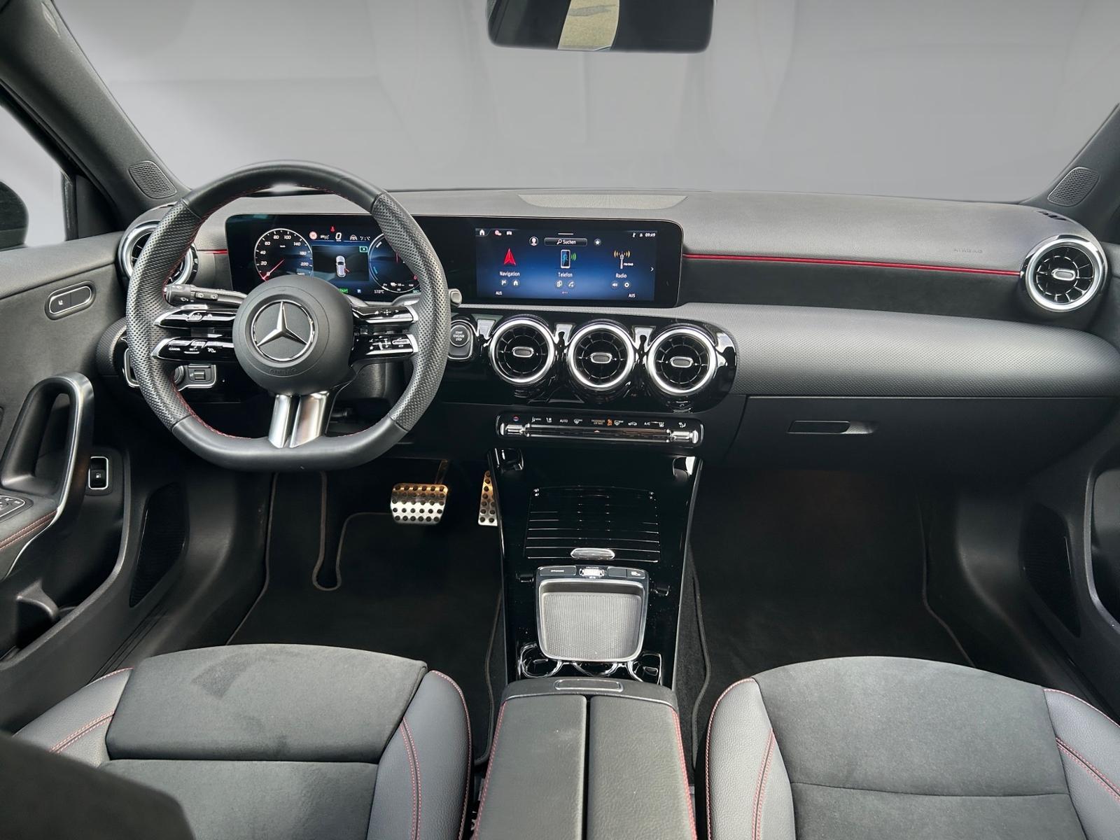 Mercedes-Benz A 250 e AMG+Night+Advanced+Sound+AHK+Distr+Kam