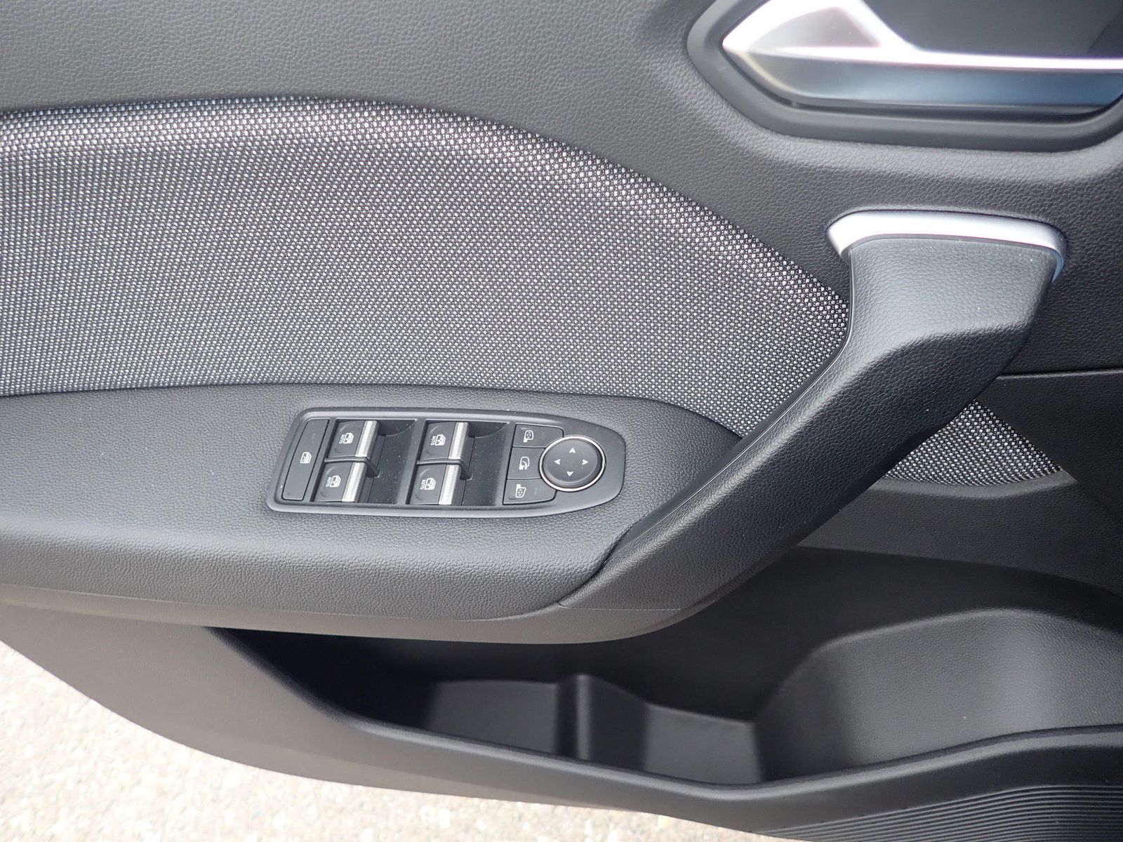 Fahrzeugabbildung Renault Captur Techno Mild Hybrid 140 EDC
