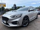 Ford Focus Turnier ST-Line / 1. Hand / - Ford Focus mit Diesel-Antrieb: Turnier