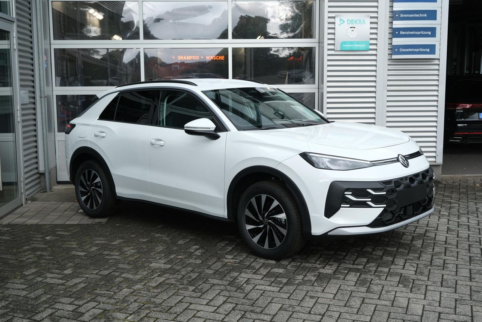 Volkswagen T-Roc 1.5 eTSI Life DSG AHK ACC LED App-Navi ... imagem 3
