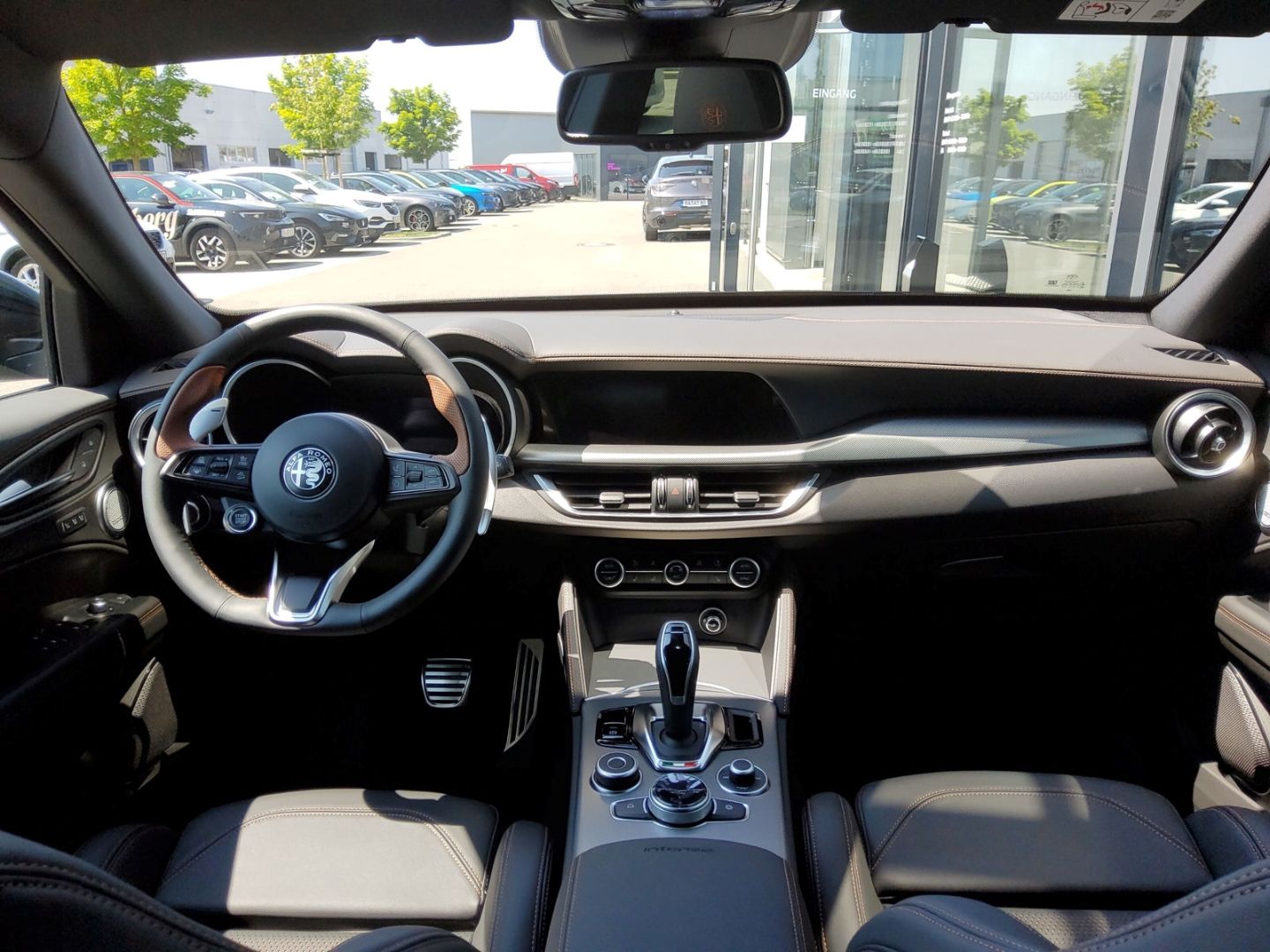 Fahrzeugabbildung Alfa Romeo Stelvio Intensa Sondermodell, Navi, 360°, 1,99%