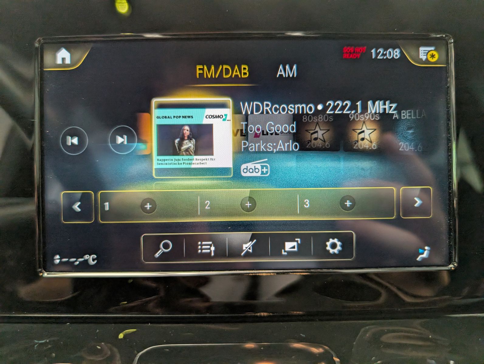 Fahrzeugabbildung Mercedes-Benz GLA 200 d DCT AMG-Line LED StandHz Dinamica Pano