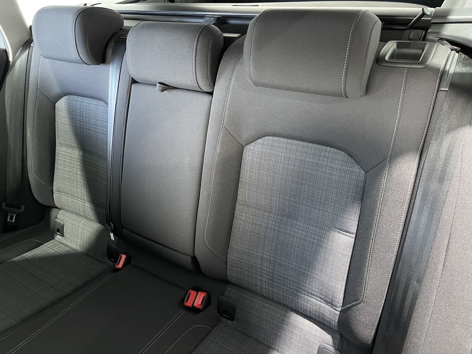 Fahrzeugabbildung Volkswagen Passat Variant Business 2.0 TDI*LED*Cam*ACC*Navi