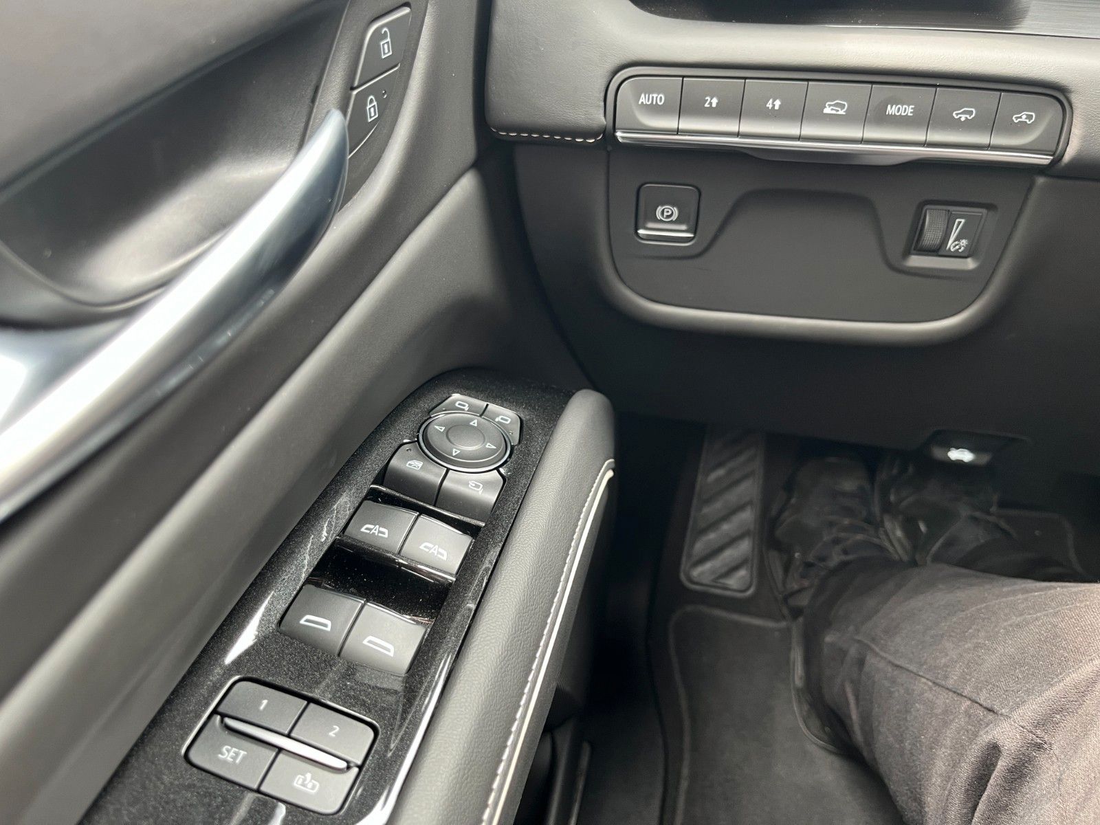 Fahrzeugabbildung Cadillac Escalade Sport Platinum 6.2 V8  4x4