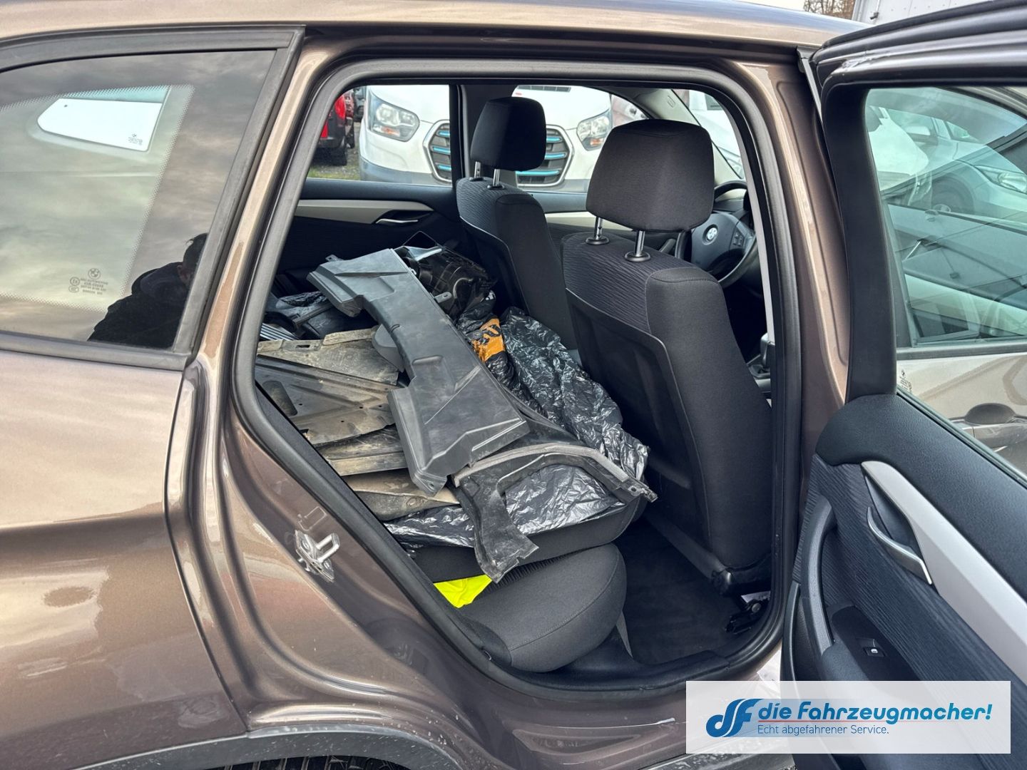 Fahrzeugabbildung BMW X1 18i sDrive Navi Klimaautom *MOTORSCHADEN