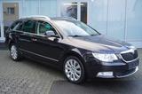Skoda Superb Combi Elegance Automatik/Navi/Xenon/AHK - Skoda Superb Elegance mit Diesel-Antrieb