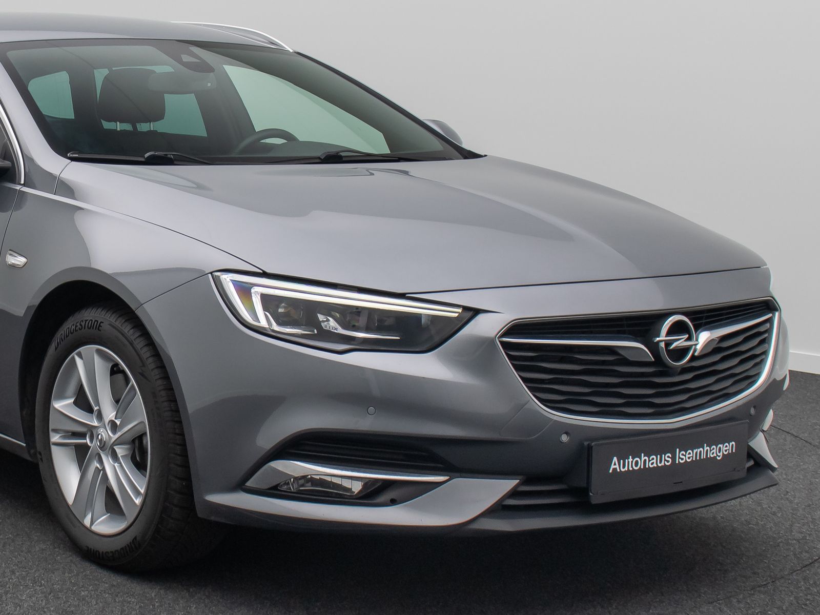 Fahrzeugabbildung Opel Insignia Innovation 4x4 Kamera FahrAssist Navi 1