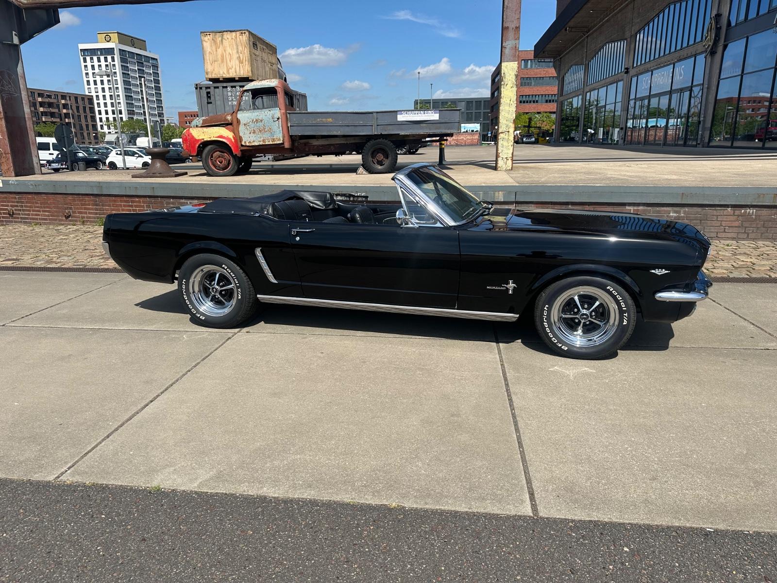 Ford Mustang GT V8 64 1/2