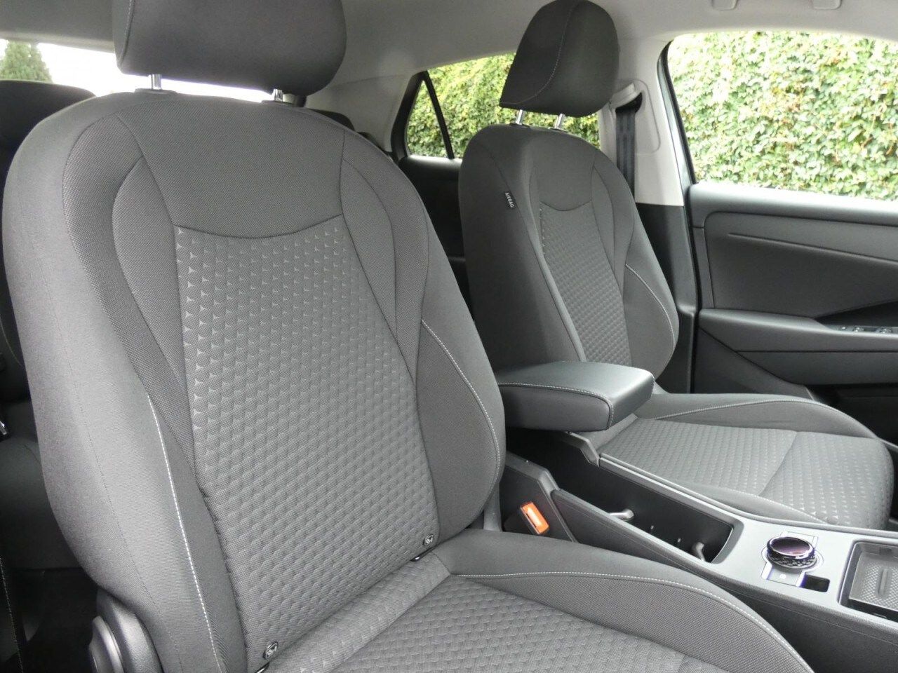 Volkswagen T-Roc Life T-Roc 1.5 eTSI DSG Life LED Navi AHK foto 4
