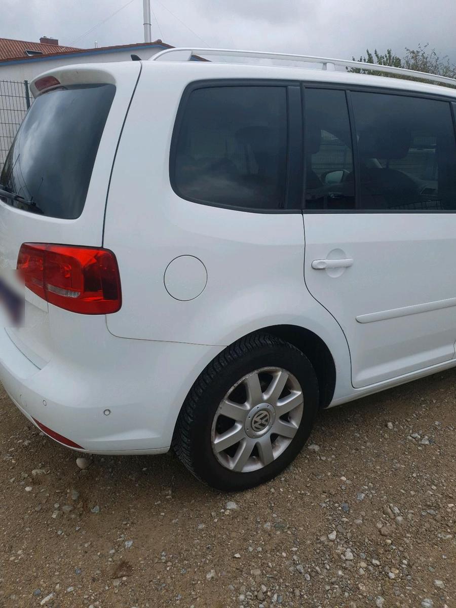 Volkswagen Touran 2015 — photo 6