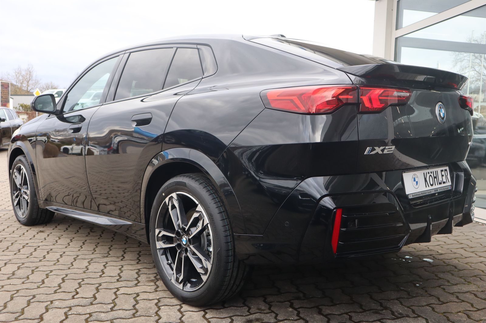 BMW iX2 eDrive20 M Sport/AHK/HeadUp/DAB/LED/SHZ RFK imagem 3