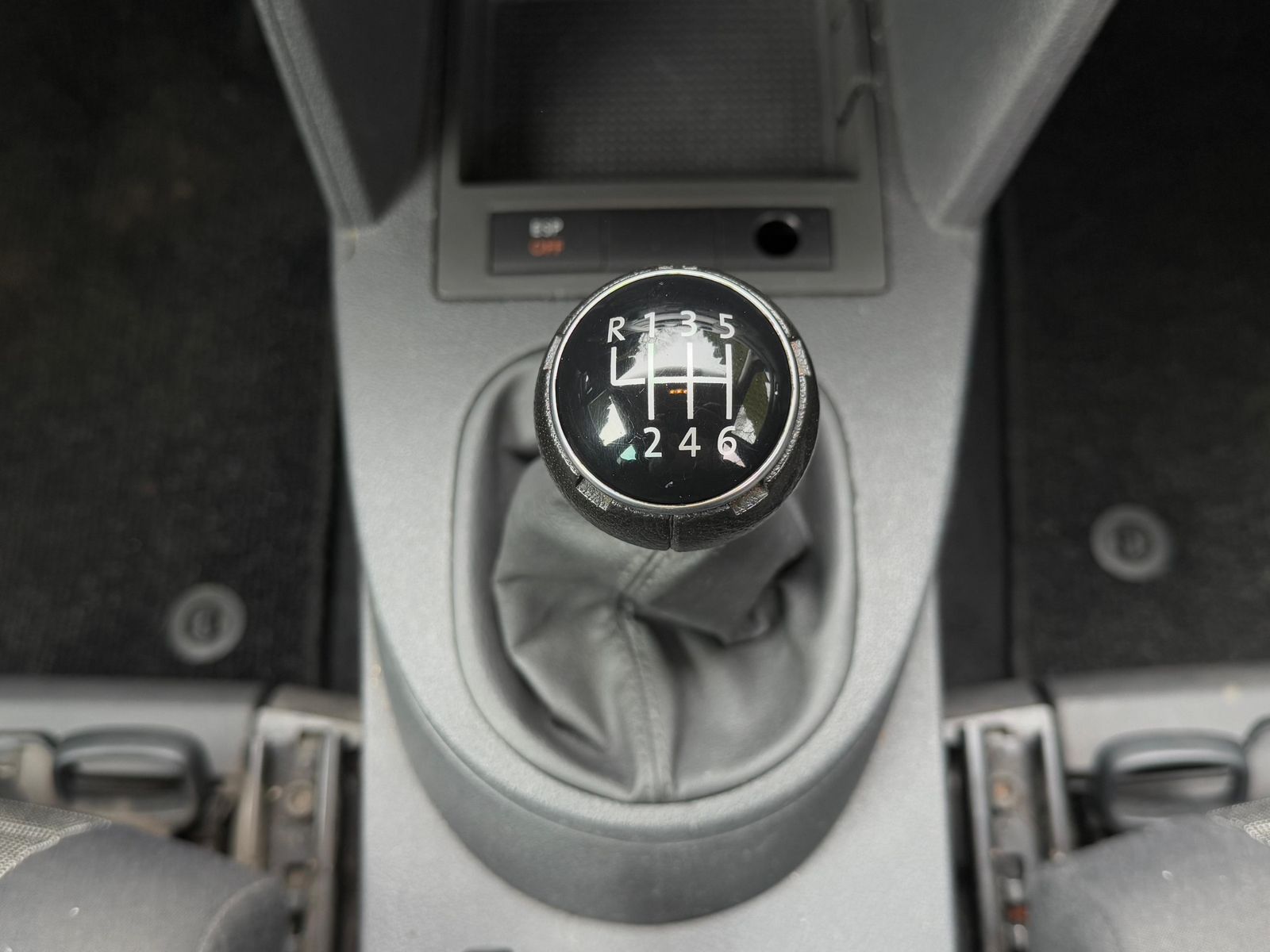 Fahrzeugabbildung Volkswagen Touran 2.0 FSI Goal NAVI+AHK+PDC+TEMP+ALLWETTER+