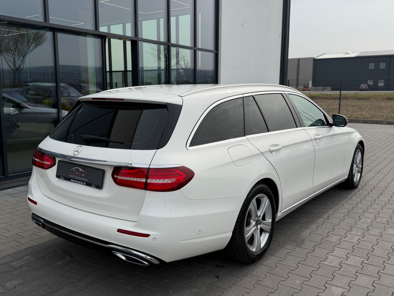 E 220 d T Modell Autom. Navi Leder LED