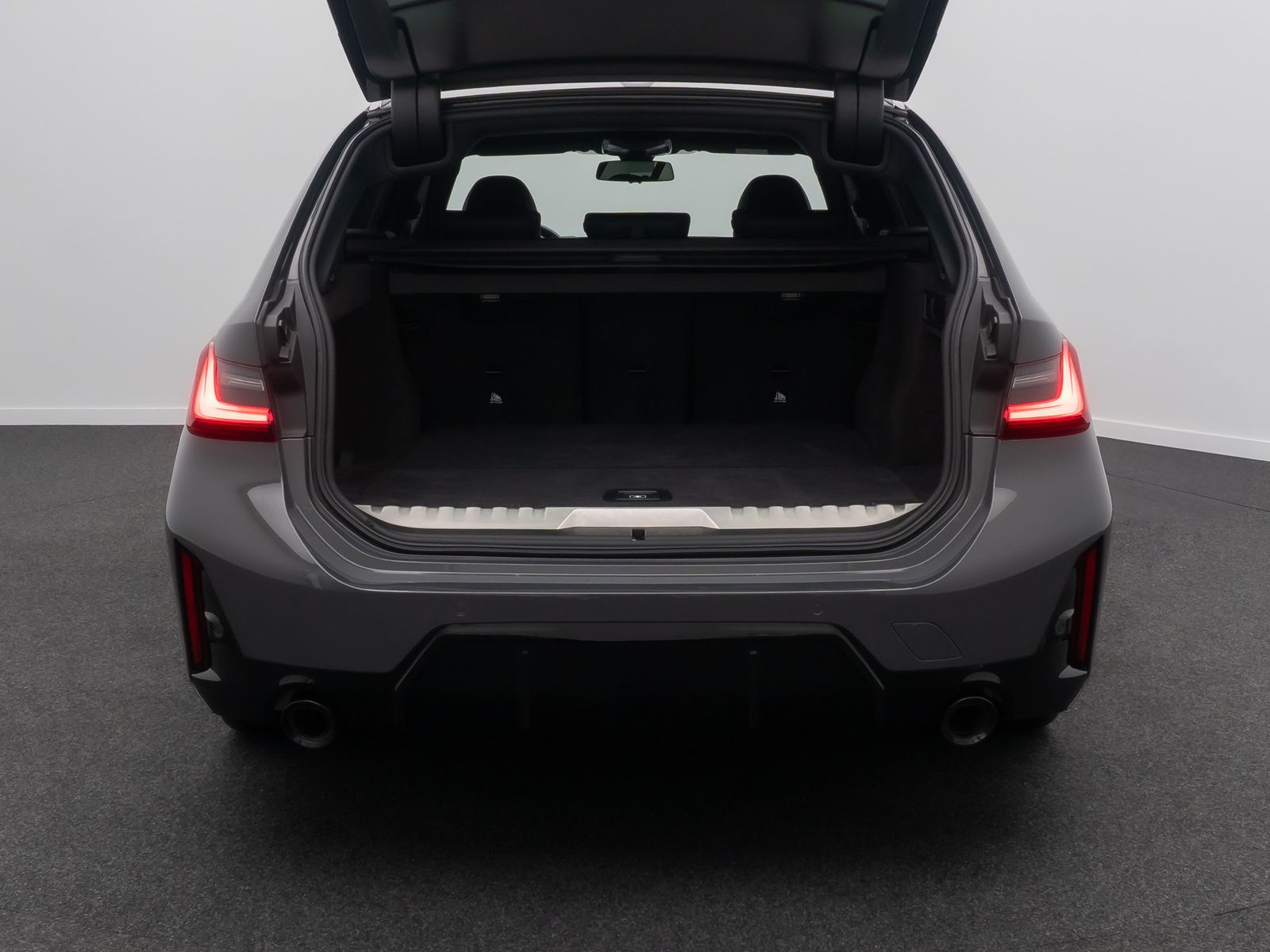 Fahrzeugabbildung BMW 330e xD M Sport HUD DAB Kamera HiFi Komf 19Zoll