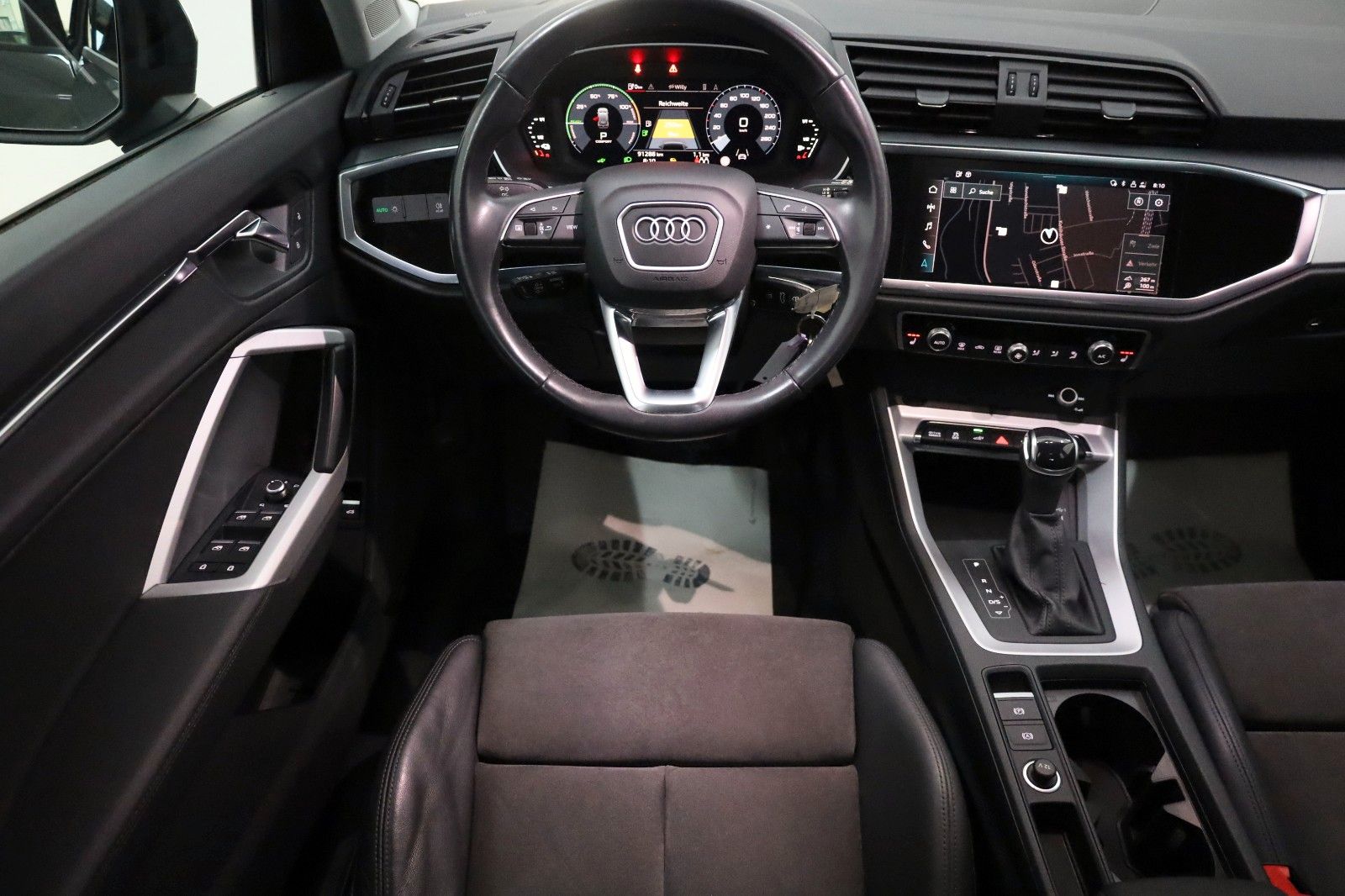 Fahrzeugabbildung Audi Q3 45 TFSI e,T.Leder,Navi,LED,SH,ACC,Sportsitze