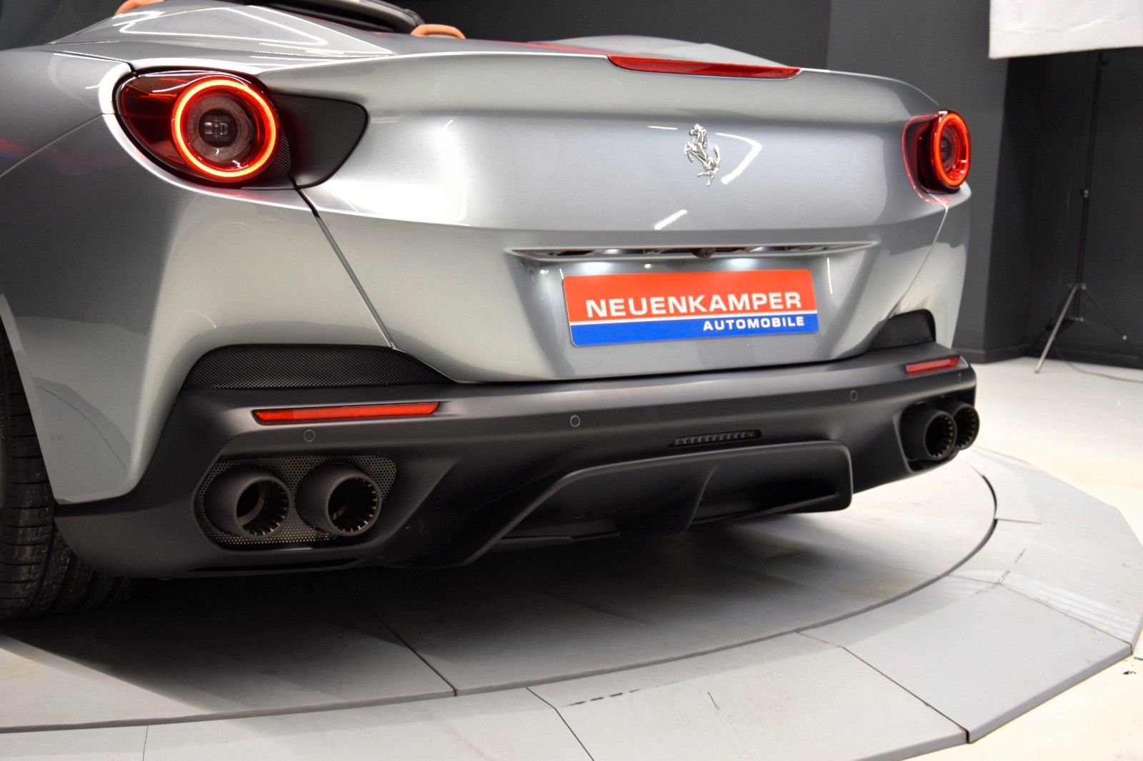 Fahrzeugabbildung Ferrari Portofino ACC Kamera Display Garantie  ADAS 1.Ha