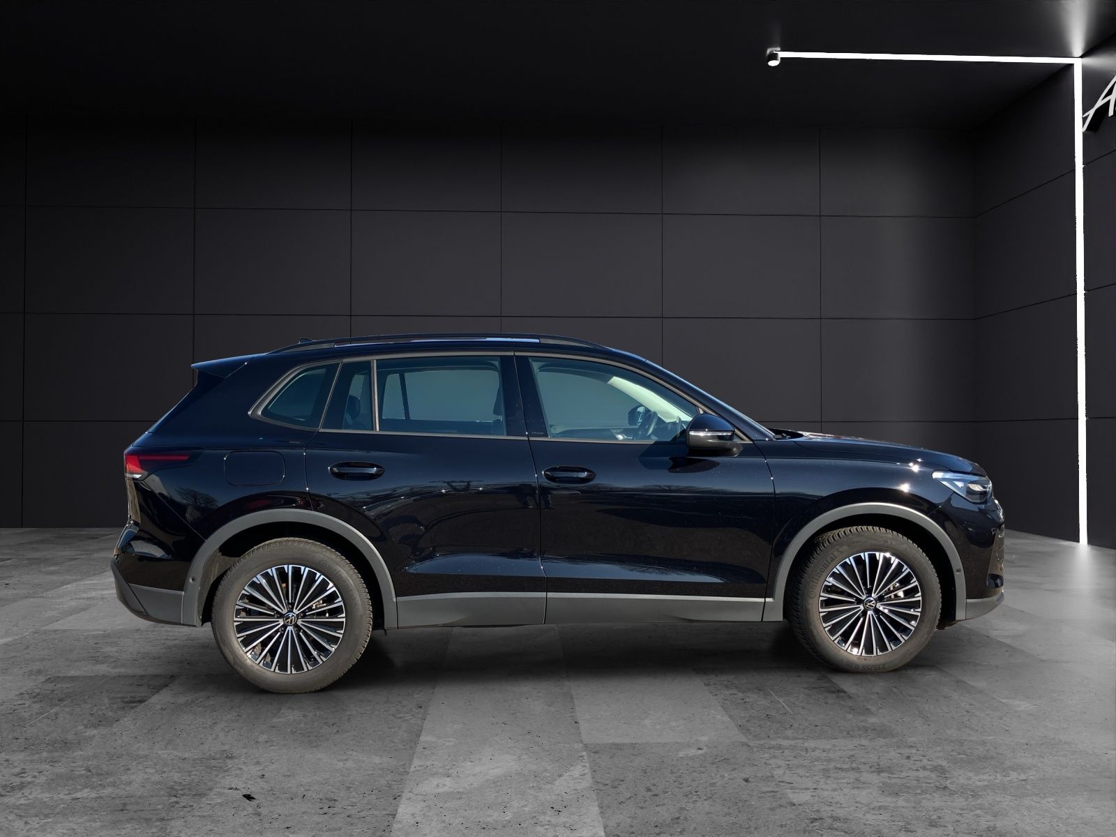 Fahrzeugabbildung Volkswagen Tiguan TDI Life DSG LED ACC AHK HuD NAVI PDC SHZ