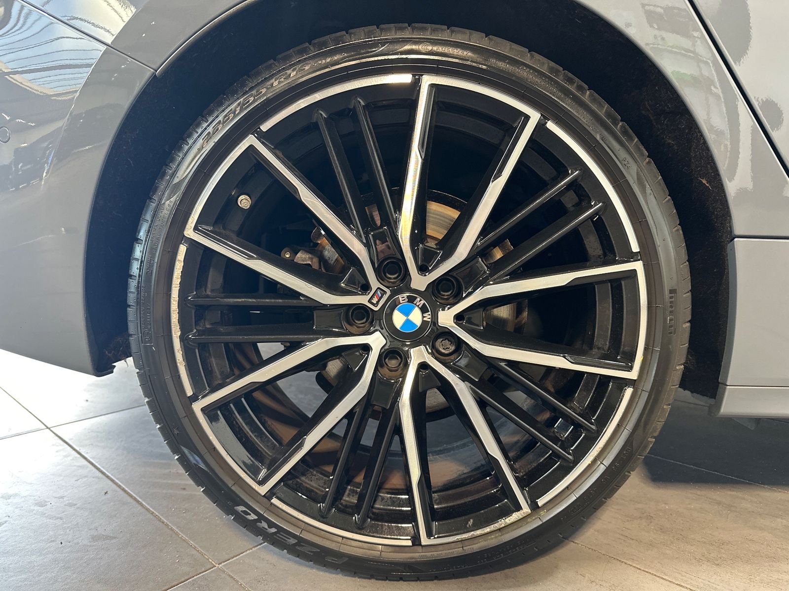 Fahrzeugabbildung BMW 118 i M-Sport NAV+LED+KAMERA+H&K+DA