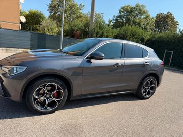 Alfa-Romeo Stelvio - 4