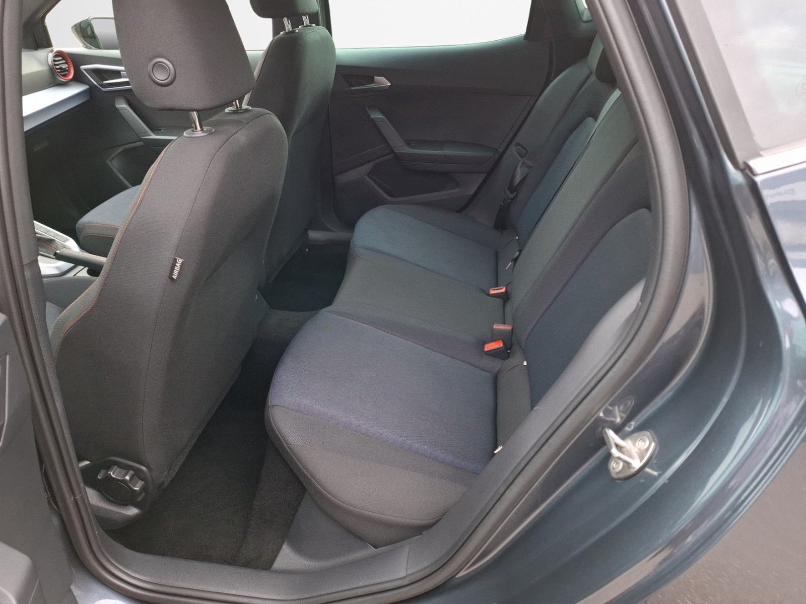 SEAT Arona FR 1.0 TSI DSG / KLIMA / LED / NAVI / ACC - Image 11