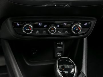 Opel Crossland 1.2 Elegance Kamera Navi LED