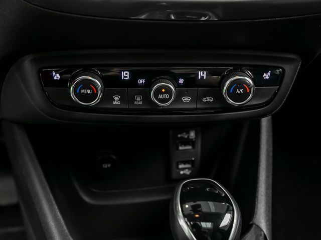 Opel Crossland 1.2 Elegance Kamera Navi LED