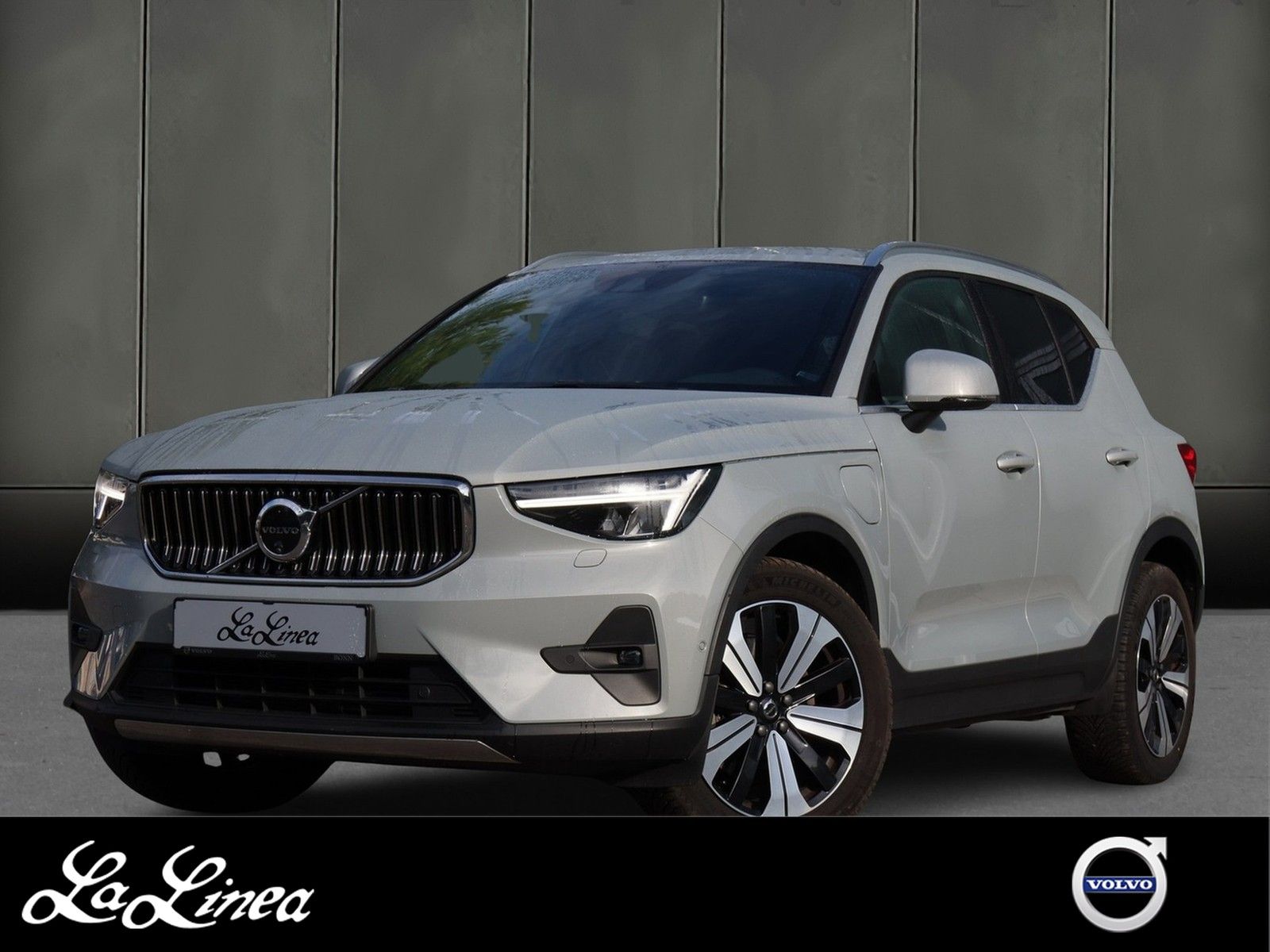 Volvo XC40 T4 Plus Bright Recharge Plug-In Hybrid Navi