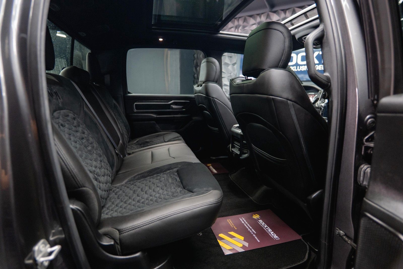 Fahrzeugabbildung Dodge RAM 5.7 V8 HEMI 4x4 Limited Longbed Airmatic 19%