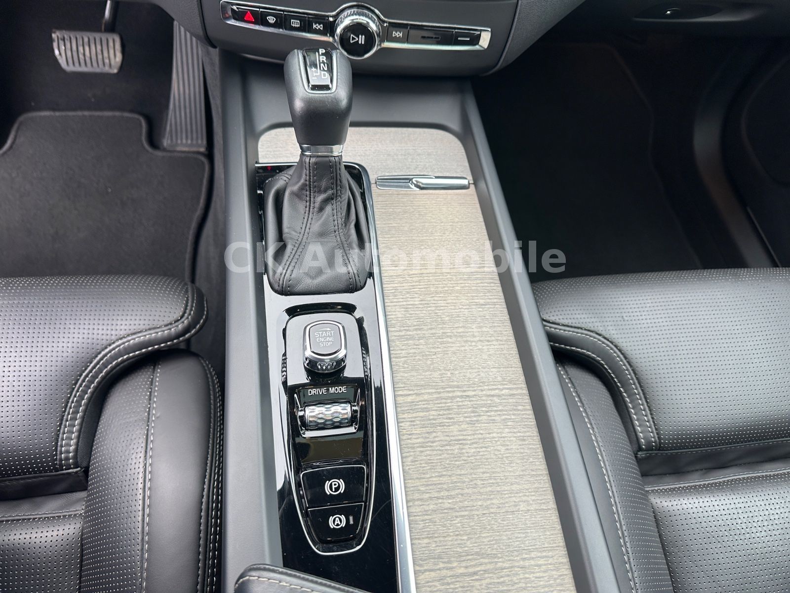 Fahrzeugabbildung Volvo XC60 D4 Inscription 2WD/BLIS/Head-Up/Pano/360°