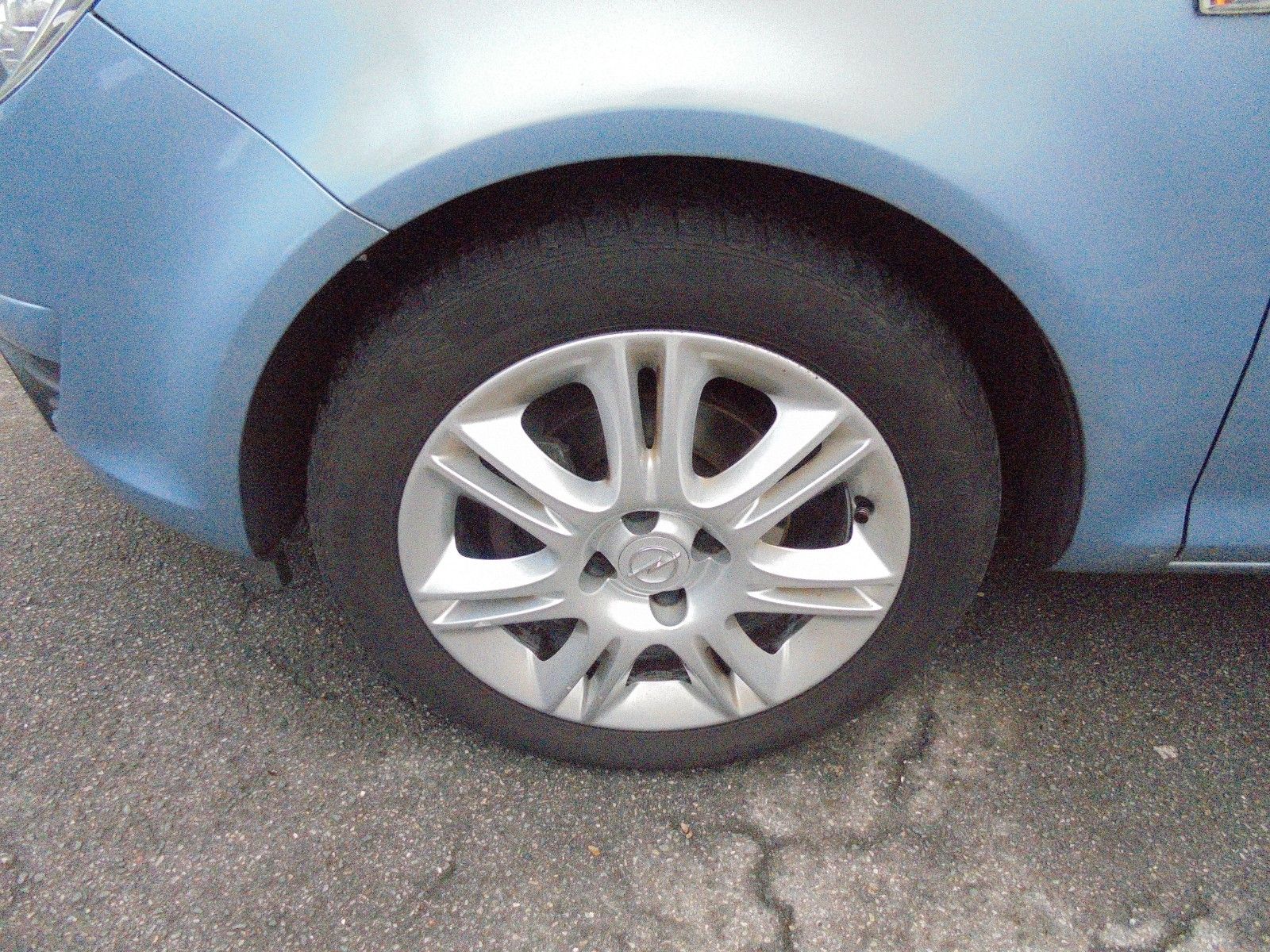 Fahrzeugabbildung Opel Corsa D Edition Klima/el Fenster/Servo/TÜV NEU/